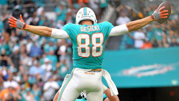 Mike Gesicki Dolphins