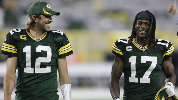 green-bay-packers-rodgers-adams QB Aaron Rodgers and WR Devonta Adams