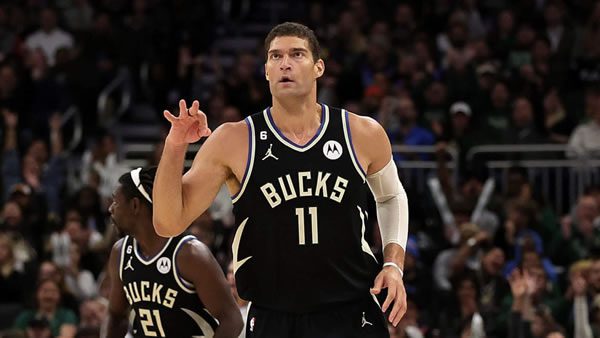 Brook Lopez Milwaukee Bucks